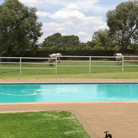 Krige Lodge B&B Bloemfontein Exterior photo