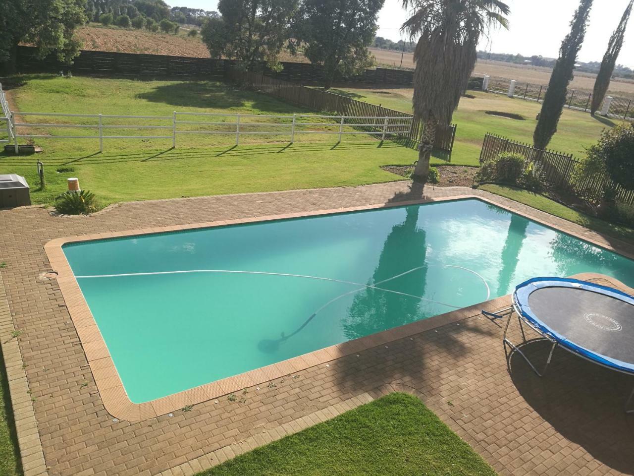 Krige Lodge B&B Bloemfontein Exterior photo